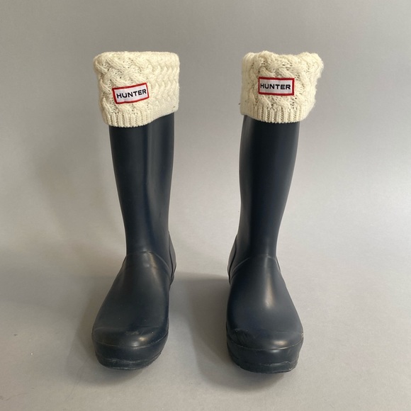 Hunter Shoes - Navy Hunter Rainboots with Hunter Socks